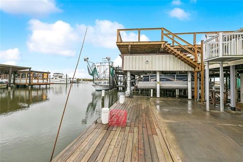 307 Martin Ln, Port Sulphur, LA, 70083-2021 | Card Image