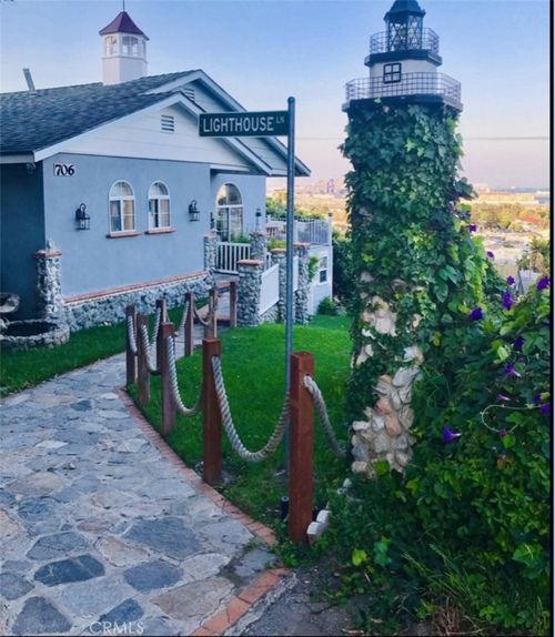 706 W 29th St, San Pedro, CA, 90731-6675 | Card Image