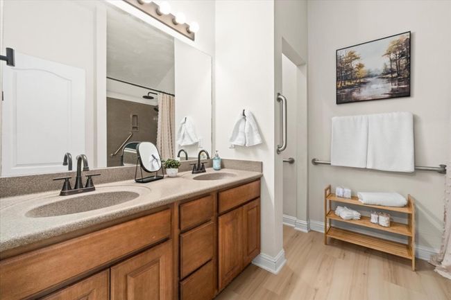 Primary bath | Image 21