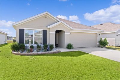 8574 Triumph Circle, House other with 3 bedrooms, 2 bathrooms and null parking in Wildwood FL | Image 2