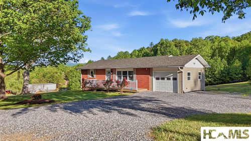 29 Bert Waldroop Rd, Franklin, NC, 28734-9010 | Card Image