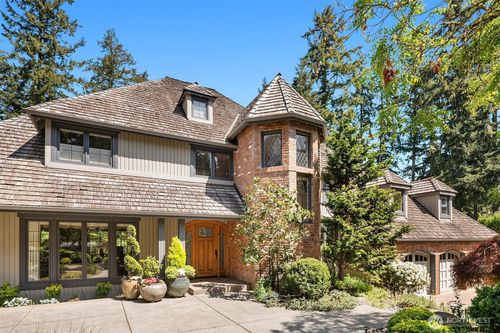 3240 126th Ave Ne, Bellevue, WA, 98005-1378 | Card Image