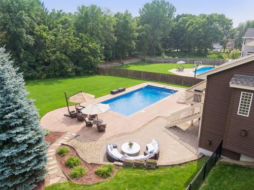 5655 Marsh Pointe Dr, Shorewood, MN, 55331-7111 | Card Image
