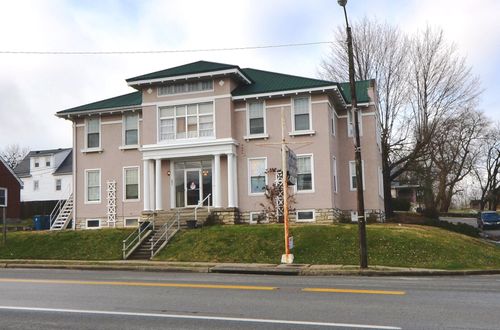 202 S College St, Harrodsburg, KY, 40330-1624 | Card Image