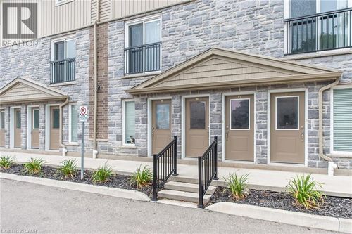 4-122 Courtland Ave E, Kitchener, ON, N2G0B8 | Card Image