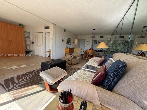 304-3625 N Country Club Dr, Aventura, FL, 33180 | Card Image