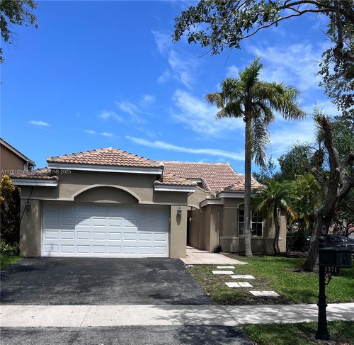 1371 Bayview Cir, Weston, FL, 33326-3335 | Card Image
