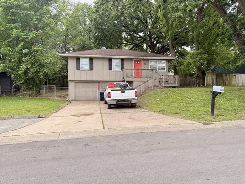 15201 E 48th Ter, Kansas City, MO, 64136-1108 | Card Image
