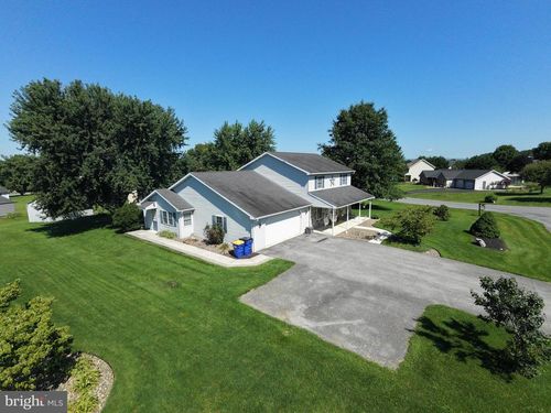 322 Elmont Cir, SHIPPENSBURG, PA, 17257-8405 | Card Image