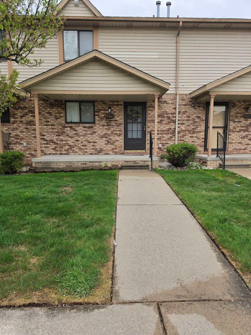 25943 New Forest Ct, Chesterfield, MI, 48051-2726 | Card Image