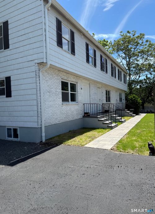 10 Elmwood St, Stamford, CT, 06902-6207 | Card Image