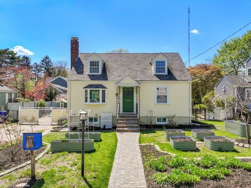 185 Christina St, Newton, MA, 02461-1915 | Card Image