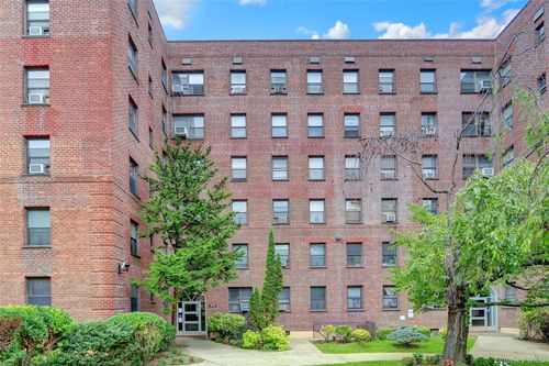 apt-4a-26 Union St, Flushing, NY, 11354-1722 | Card Image
