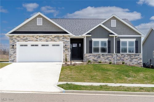 1572 Championship Cir Se, Massillon, OH, 44646-8389 | Card Image