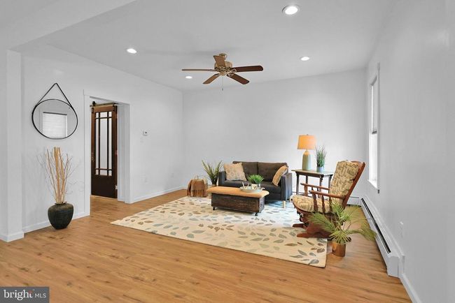 47 Washington St, House other with 4 bedrooms, 2 bathrooms and null parking in Middleport PA | Image 6