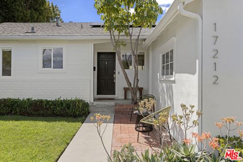 17212 Bullock St, Encino, CA, 91316-1435 | Card Image