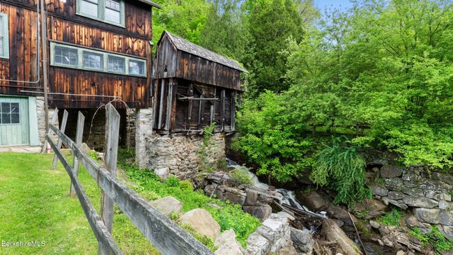 8 Yale Hill Rd, House other with 4 bedrooms, 4 bathrooms and null parking in Stockbridge MA | Image 47