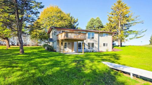 113 Island View Dr, Waverly, IA, 50677-9608 | Card Image