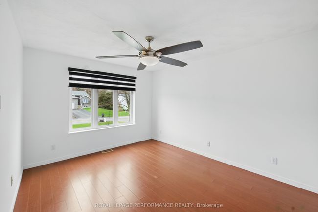 B - 541B Blvd Devista, House attached with 3 bedrooms, 2 bathrooms and 4 parking in Alfred ON | Image 12