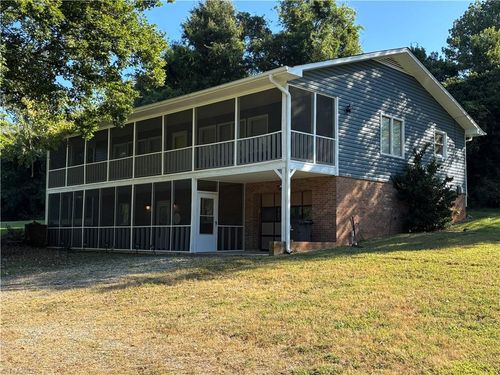 1729 Gyro Dr, Winston Salem, NC, 27127-4716 | Card Image