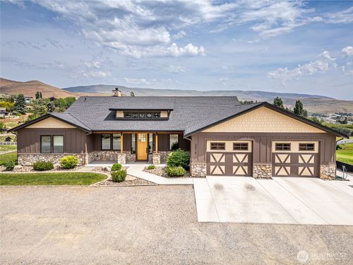 3510 Burchvale Rd, Wenatchee, WA, 98801-9648 | Card Image