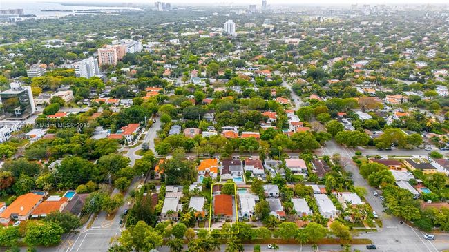 426 Sw 26 Th Rd, House other with 4 bedrooms, 3 bathrooms and null parking in Miami FL | Image 46