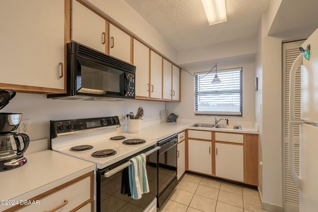 APT-208 - 3180 Ocean Shore Blvd, Condo with 2 bedrooms, 2 bathrooms and null parking in Ormond Beach FL | Image 12