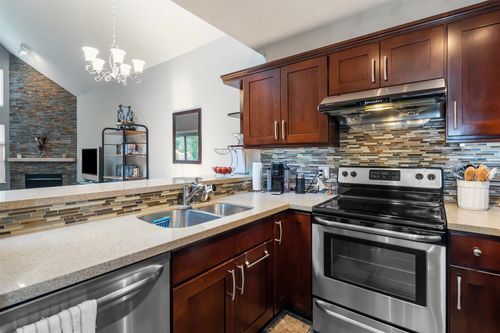 307-7465 Sandborne Ave, Burnaby, BC, V3N4W7 | Card Image