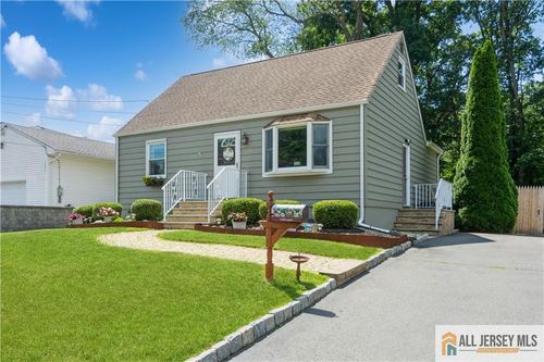 5 Channing Rd, East Brunswick, NJ, 08816-2946 | Card Image