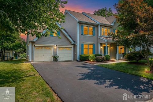 11 Lafayette Dr, KENDALL PARK, NJ, 08824-1936 | Card Image