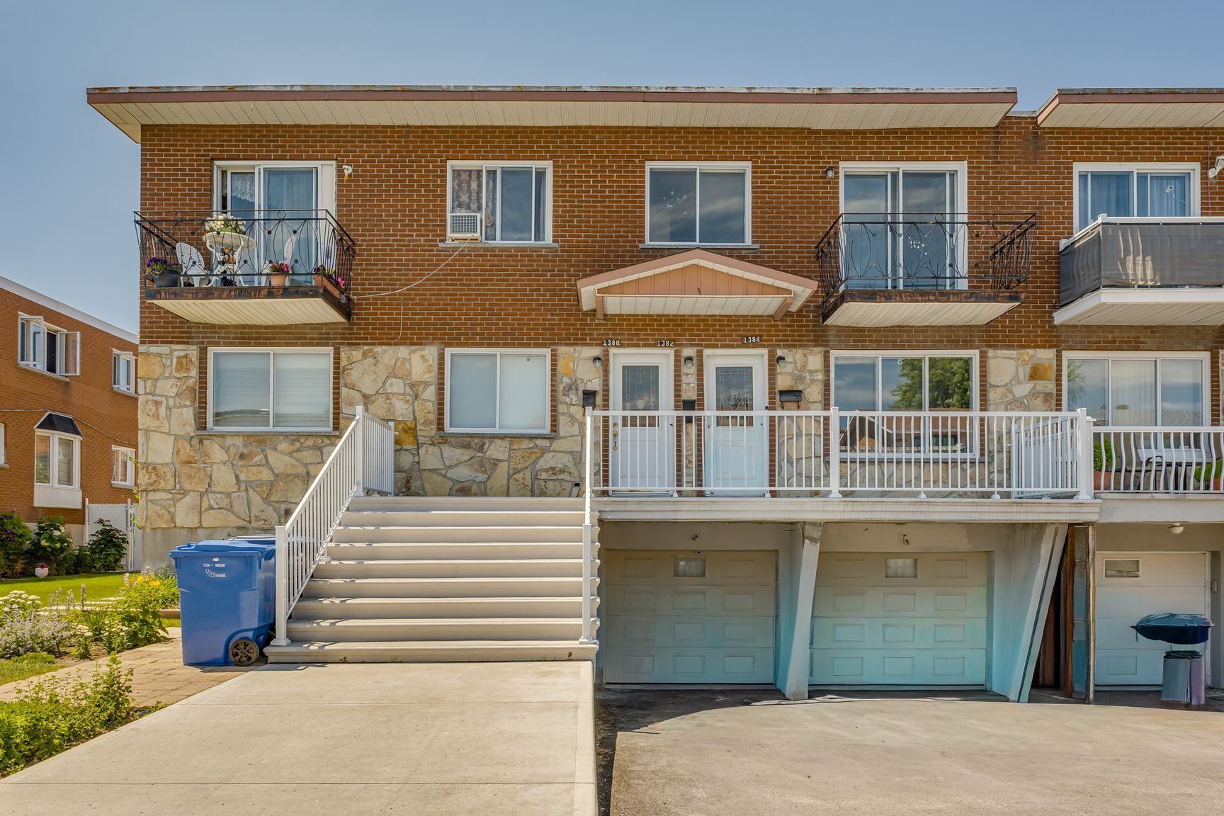 Residential Lease in Laval (Chomedey) 3