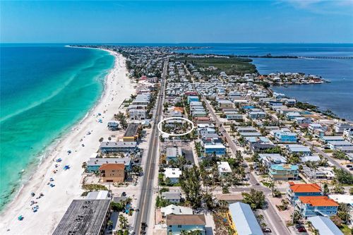 1-101 25th St N, Bradenton Beach, FL, 34217-2250 | Card Image