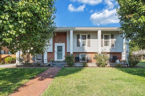 453 Stoneacres Dr, Vinton, VA, 24179-1307 | Card Image