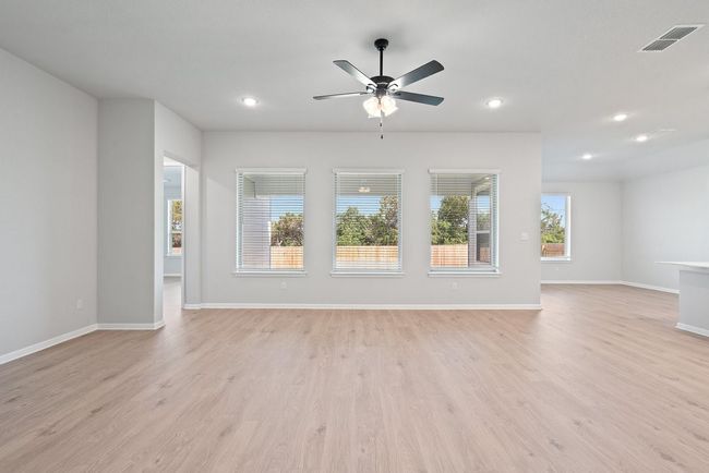280 Treadwell Ln, House other with 3 bedrooms, 2 bathrooms and 4 parking in Kyle TX | Image 14