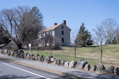 131 Wellesley St, Weston, MA, 02493-1556 | Card Image