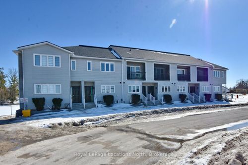 11 Spruce St, Wasaga Beach, ON, L9Z2X1 | Card Image