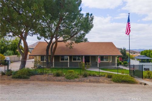 30695 Triple Crown Rd, Homeland, CA, 92548-9481 | Card Image