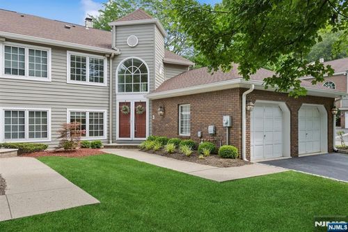 1 Beekman Hill Rd, Caldwell, NJ, 07006-6124 | Card Image