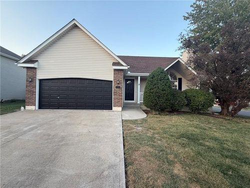 124 E Calico Dr, Raymore, MO, 64083-8529 | Card Image