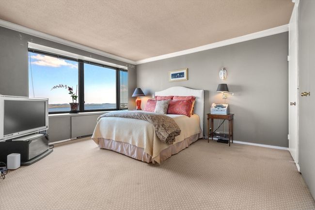 APT-18B - 85 E India Row, Condo with 2 bedrooms, 3 bathrooms and 1 parking in Boston MA | Image 10