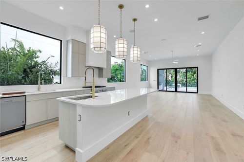 513 92nd Avenue N, Naples, FL, 34108 | Card Image