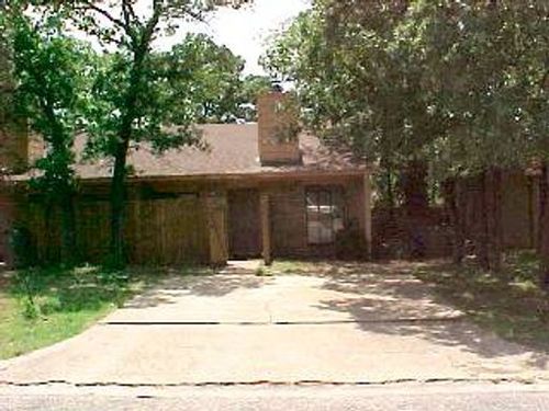2834 Forest Bnd, Bryan, TX, 77801-1620 | Card Image