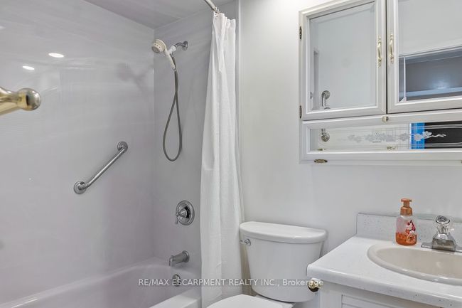 1 Dunbarton Cres, House other with 4 bedrooms, 3 bathrooms and 4 parking in Brampton ON | Image 35