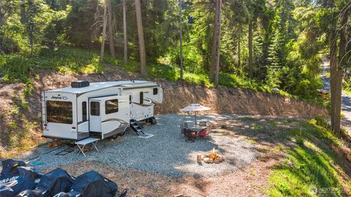 180 Horse Heaven Road, Cle Elum, WA, 98922 | Card Image