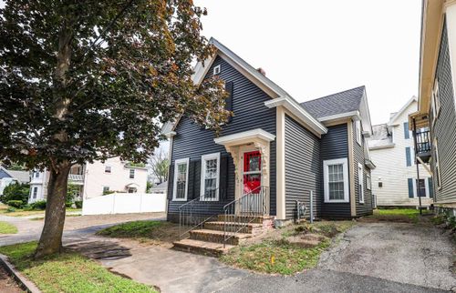 91 Appleton St, Manchester, NH, 03104-2519 | Card Image