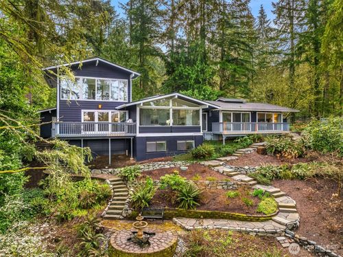 11925 Manzanita Ln Ne, Bainbridge Island, WA, 98110-4233 | Card Image