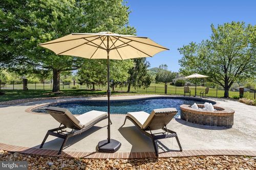 64 Rolling Green Ln, Brightwood, VA, 22715-1757 | Card Image