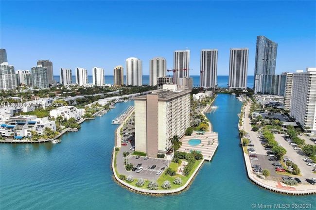 317 - 400 Kings Point Dr, Condo with 1 bedrooms, 1 bathrooms and null parking in Sunny Isles Beach FL | Image 7