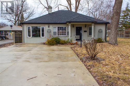 3033 Church St, Windsor, ON, N9E1T9 | Card Image