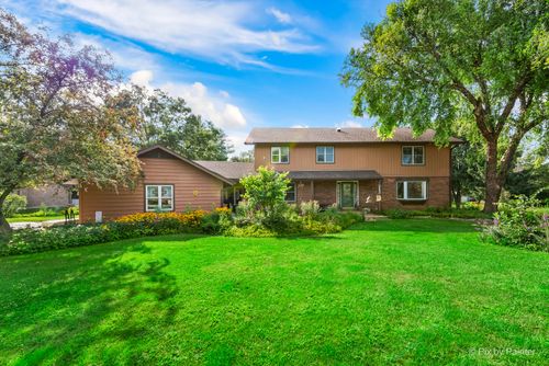 3305 Cardinal Ln, Woodstock, IL, 60098-8134 | Card Image